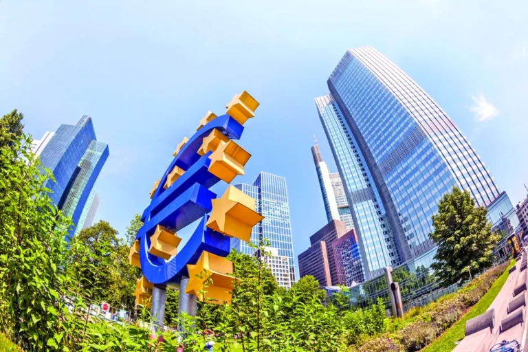 BCE decide astăzi asupra dobânzii; conflictul dintre SUA și Iran pune presiune pe inflație în zona euro