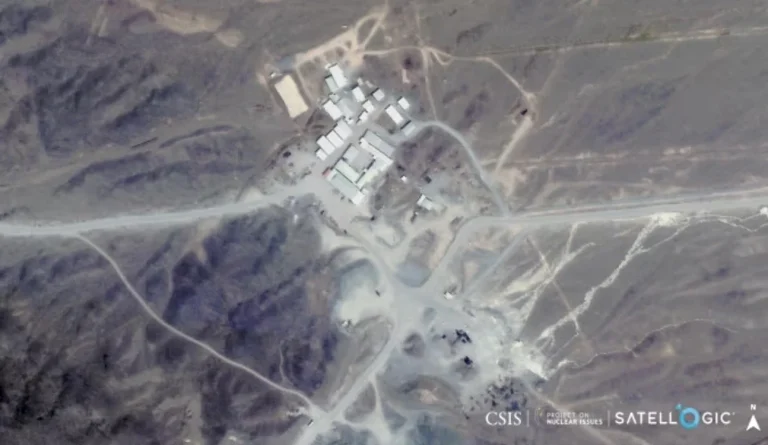 Iranii consolidează un complex nuclear subteran; SUA testează în secret capacități pentru a lovi granitul