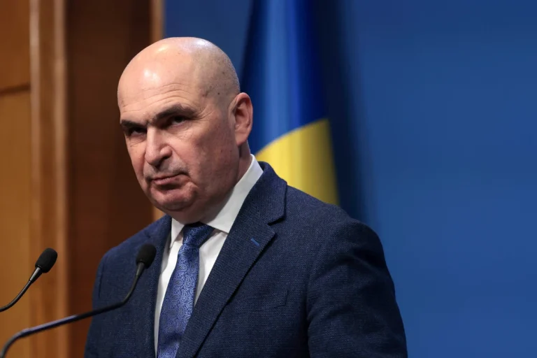 Bolojan explică întâlnirea cu șefa CCR și comentează zborul privat spre Mykonos