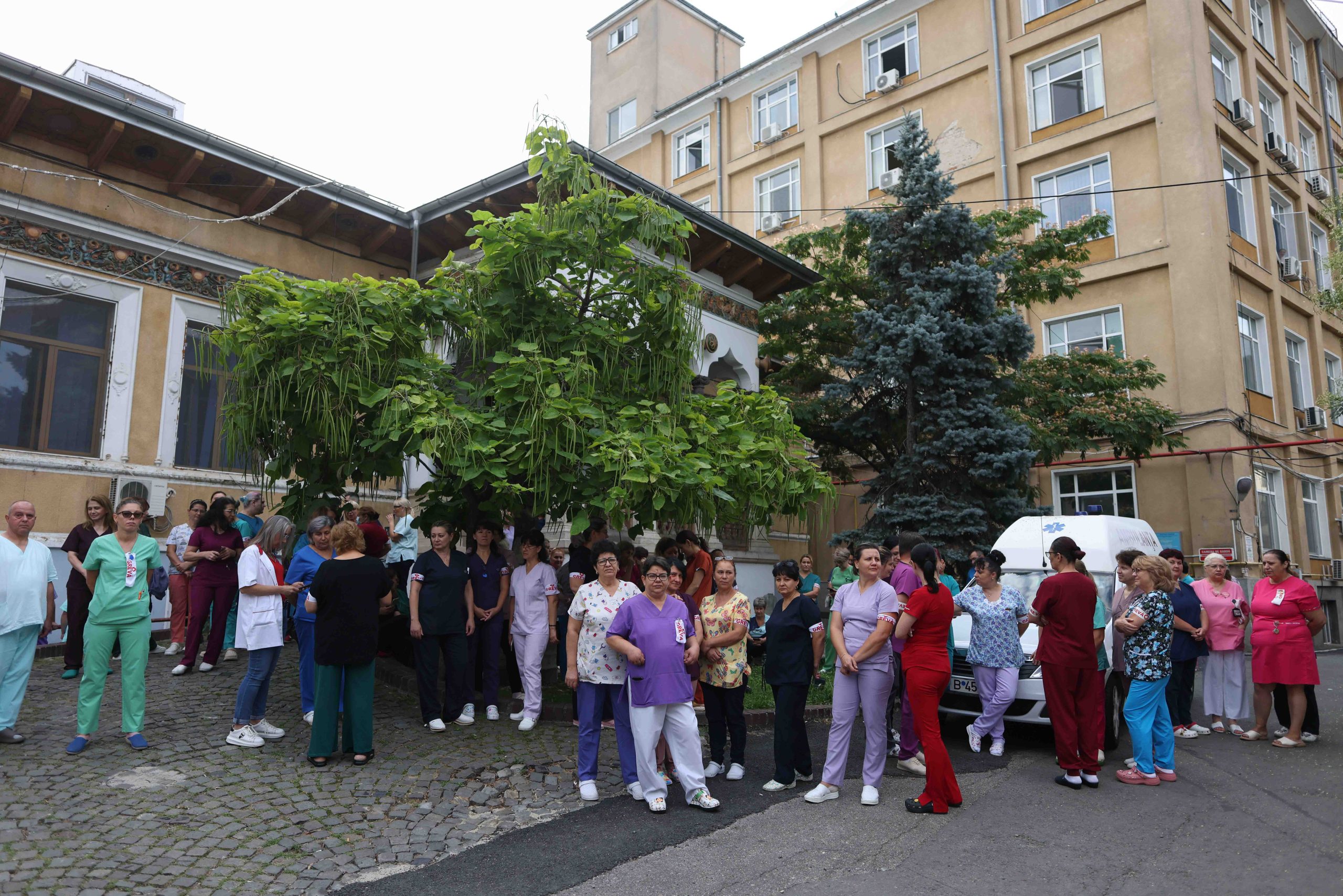 Guvernul deblochează peste 6.800 de posturi în sistemul public de sănătate: cine poate aplica și unde se fac angajări