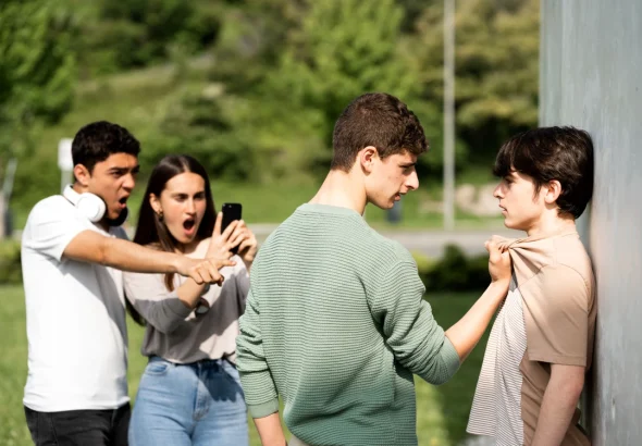 Danemarca propune ca profesorii să poată imobiliza elevii violenți în anumite situații