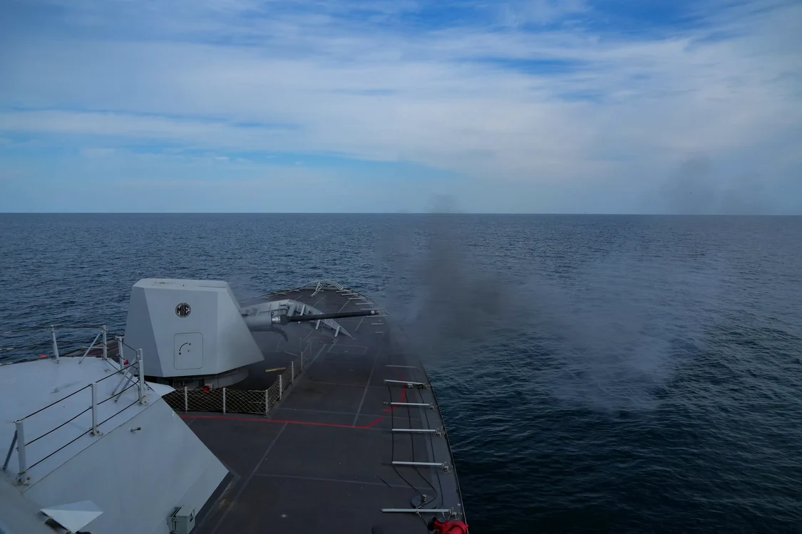 Două nave comerciale lovite de drone în Marea Neagră; Bulgaria cere sprijin NATO și explicatii de la Rusia