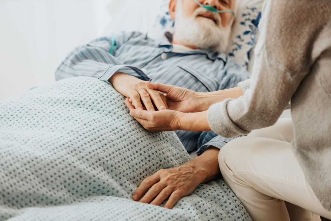 Senatul adoptă extinderea dreptului la concediu şi indemnizaţie pentru însoţirea pacienţilor oncologici la investigaţii