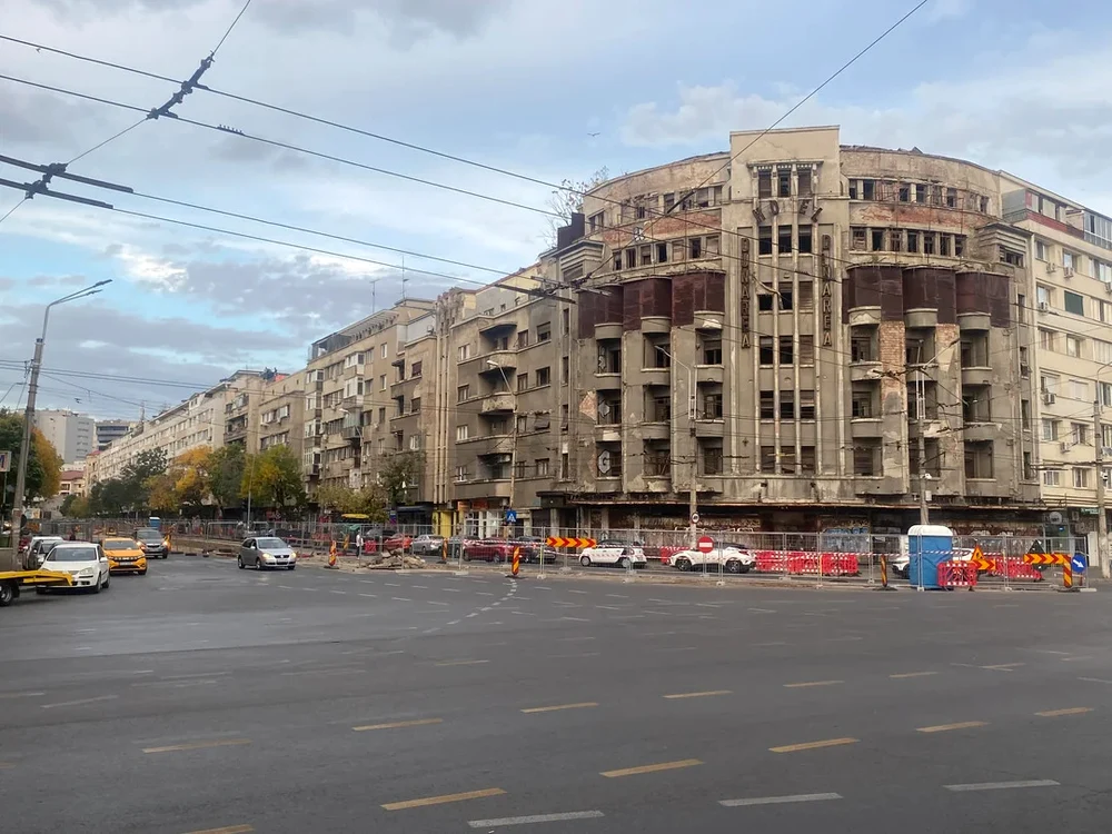Un turist străin a publicat fotografii cu Bucureștiul „degradat”. Discuție aprinsă pe Reddit despre farmec și probleme