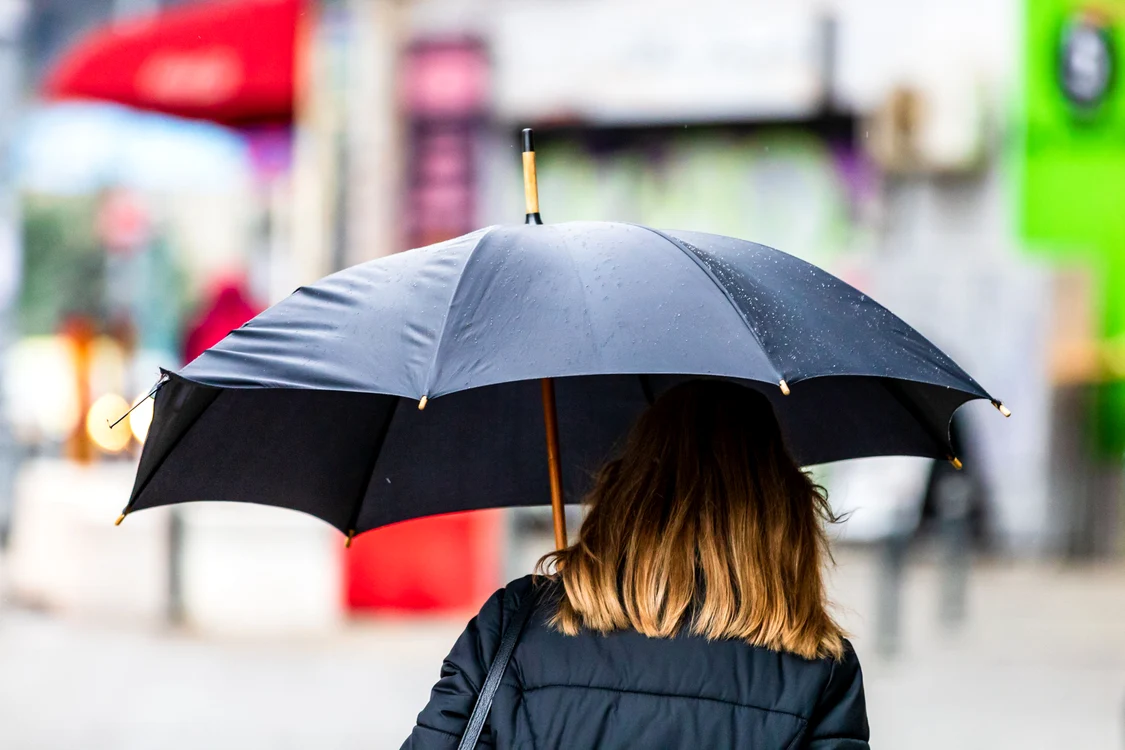 Prognoza meteo pentru joi, 15 octombrie: ploi pe arii extinse și ninsori la altitudini mari