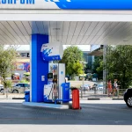 Fostul şef eMAG și partenerul său român au preluat rețeaua de benzinării Gazprom din România