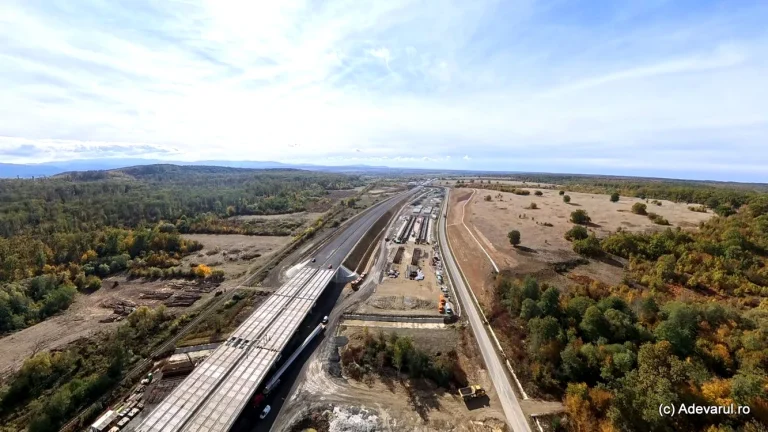 Guvernul Niculescu vizează 185 km de autostradă și drum expres până la finalul lui 2026; rețeaua depășește 2.000 km în 2028