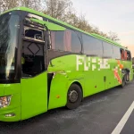 Accident grav pe DN13, în Mureș: autocar și camion implicate; cinci răniți