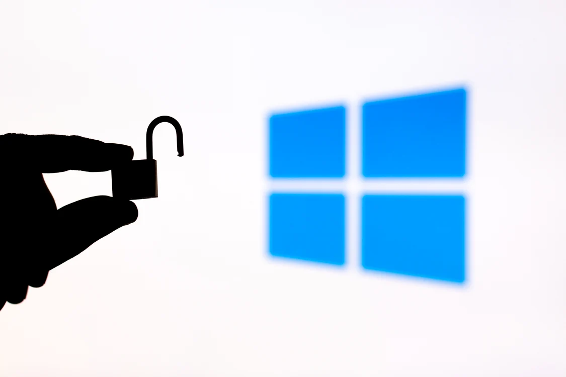 Microsoft recunoaște limitele AI și lansează instrumente de control. Cine stabilește regulile?