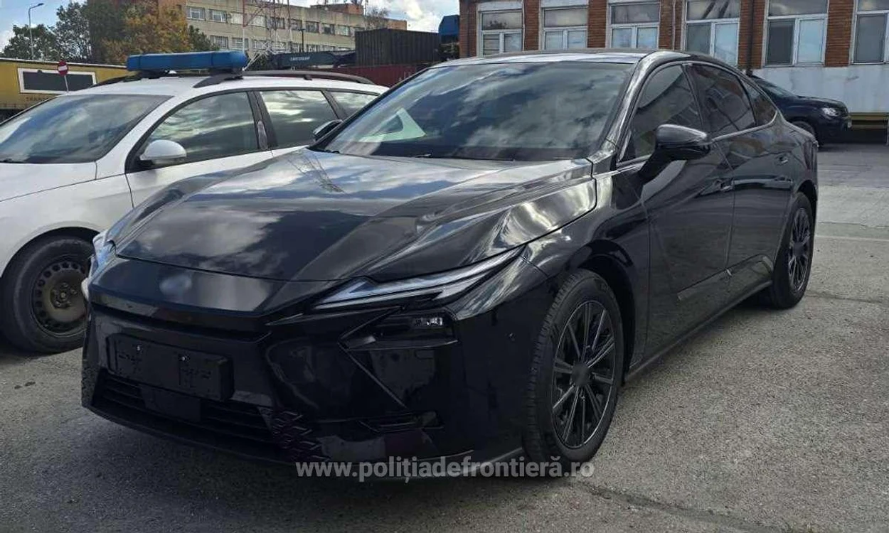 Mașină de lux evaluată la 70.000 de euro, urmărită de Suedia, găsită în Portul Constanța