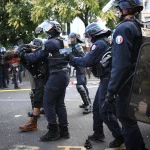 Protestele elevilor din Franța se extind: marșuri neautorizate, 61 de arestări la Paris și incidente în mai multe orașe