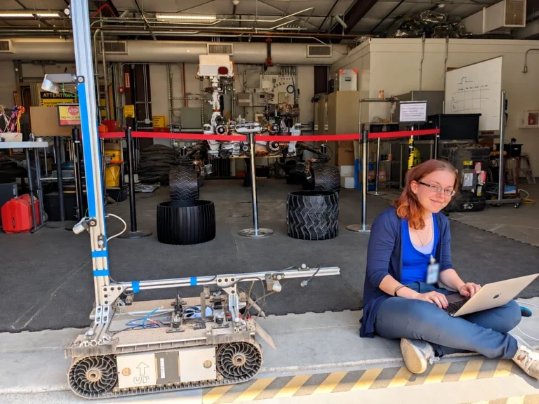 Sorina Lupu, românca care dezvoltă «creierul» roboților la NASA: „Vrem să trimitem AI să caute viață pe alte planete”
