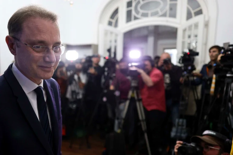 Trei ore de discuții la Vila Lac între Luca Niculescu și viitorii miniștri: „Nu ne așteaptă o perioadă ușoară”