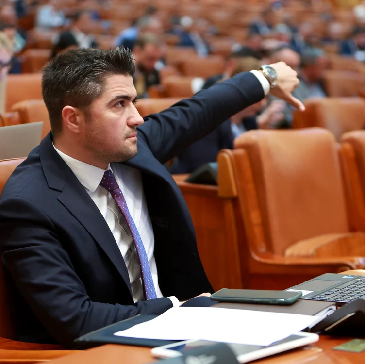 Deputat USR: test psihologic și antidrog pentru aleși la preluarea mandatului; AI folosit frecvent în Parlament