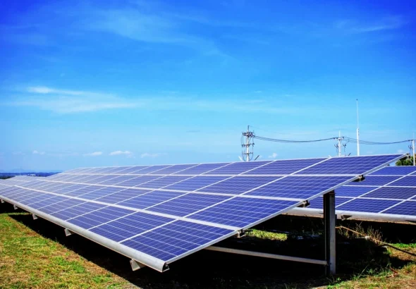 China propune restricții la exportul tehnologiilor pentru panouri solare pentru a-și păstra avantajul global