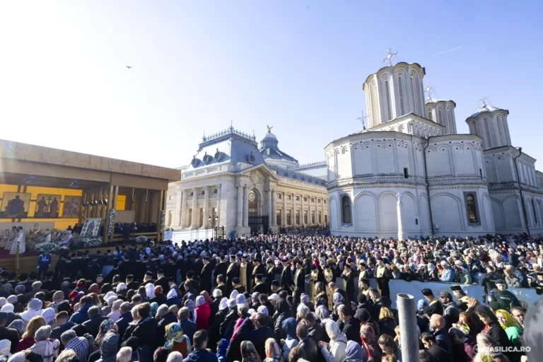 Pelerinajul de Sfântul Dumitru a început la Catedrala Patriarhală; peste 1.000 de credincioși în prima zi