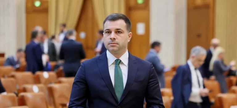 Sindicaliştii cer intervenţie imediată după ce 1.550 angajaţi CFR Marfă nu şi-au luat salariile de patru luni