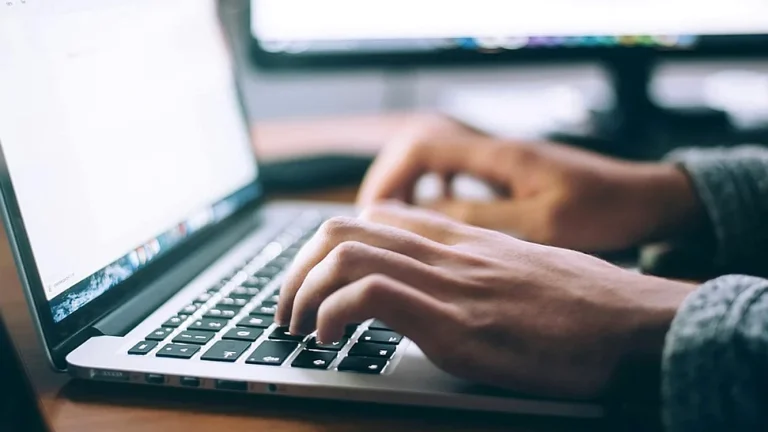 Vulnerabilități critice în PHP, descoperite cu ajutorul inteligenței artificiale