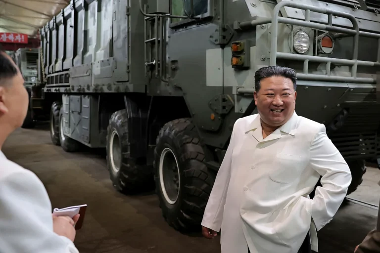 Serviciile de informații sud-coreene: Kim Jong-un cântărește peste 140 kg și are obezitate severă