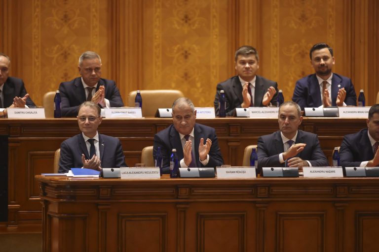 Noul guvern condus de Luca Niculescu poate deschide o nouă eră a guvernelor fără majorități stabile