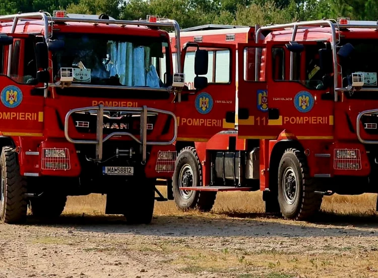Un avion ultraușor a luat foc după o aterizare forțată la Iași; pilotul, rănit ușor