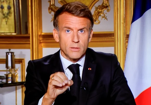 Macron anunță restricții și interdicții pentru unele manifestații după valul de violențe din Franța