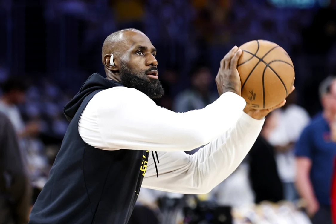 Donald Trump îl atacă pe LeBron James după ce nu a stat în timpul imnului naţional