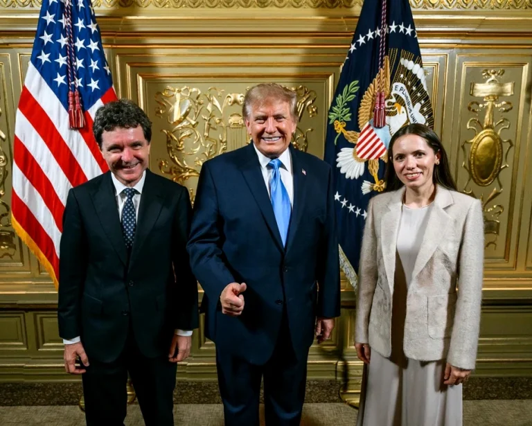 Nicușor Dan publică fotografie alături de Donald Trump la recepția din New York: „A fost o onoare”