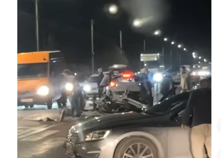 Un bărbat de aproximativ 40 de ani a murit după ce a rămas încarcerat într-un accident pe DN 1C, la Jucu