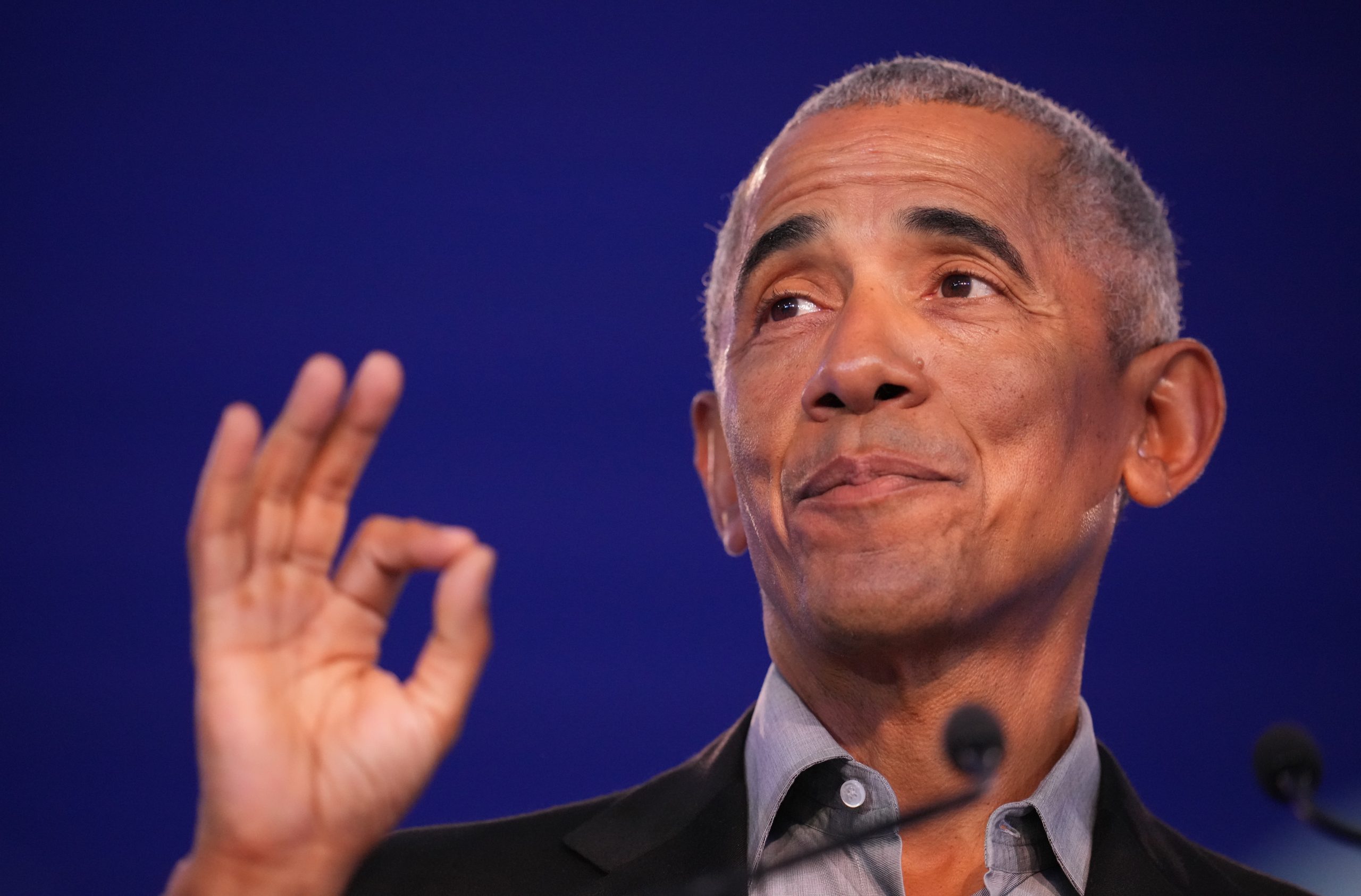 Barack Obama reintră în campanie pentru a susține candidații democrați înaintea alegerilor de la jumătatea mandatului