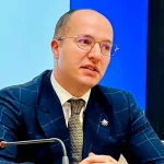 Procurorii cer arestarea preventivă a lectorului Alexandru Toader, reținut după acuzaţii de hărţuire sexuală