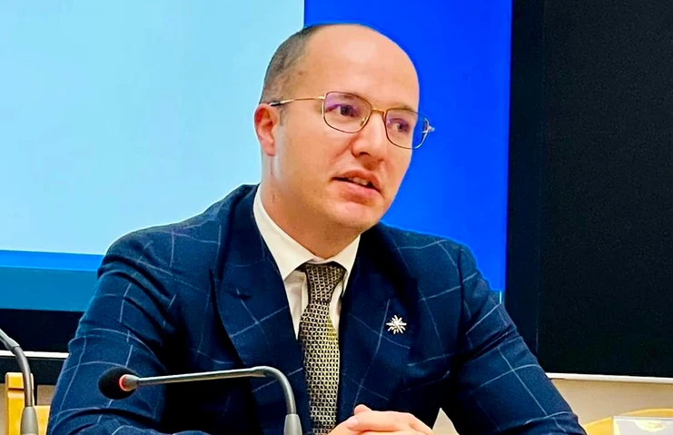 Procurorii cer arestarea preventivă a lectorului Alexandru Toader, reținut după acuzaţii de hărţuire sexuală