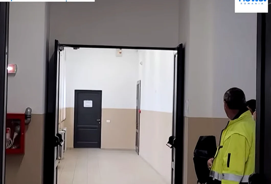 Elevul din Pitești acuzat că a atacat colegi cu o macetă, plasat în arest la domiciliu pentru 30 de zile