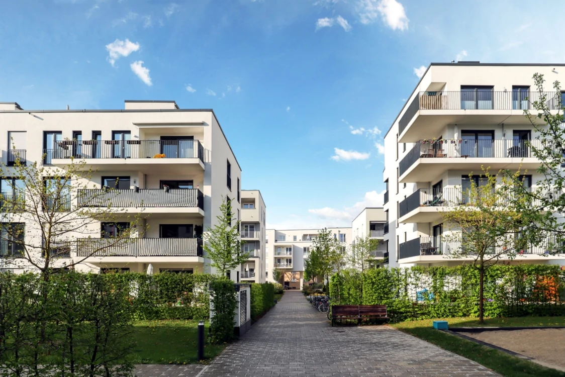 Arest preventiv într-un dosar imobiliar din Iași: același apartament vândut mai multor cumpărători