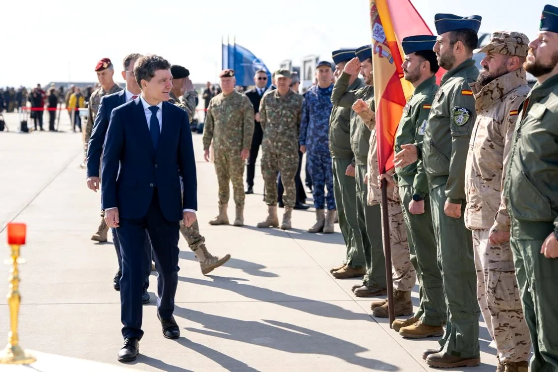 Nicușor Dan, la ceremonia de Ziua Armatei: „Baza 86 Aeriană a doborât două drone ostile”