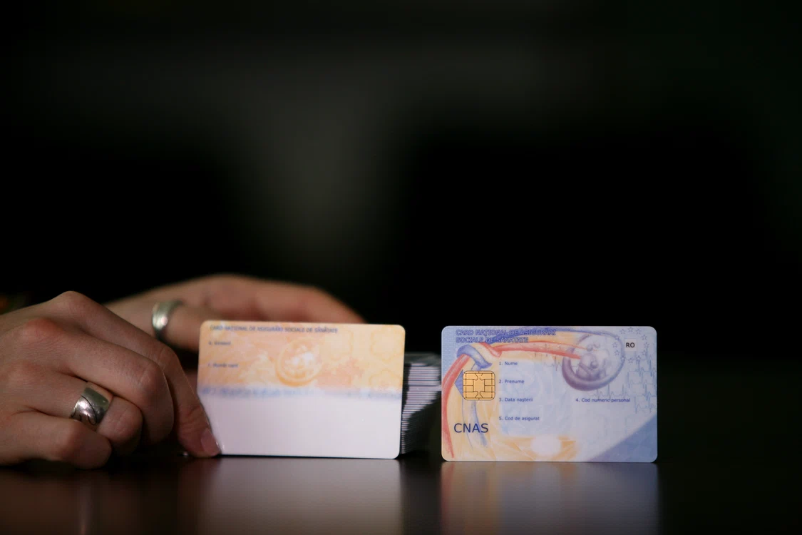 În octombrie se pot folosi simultan Cardul de Sănătate și Cartea Electronică de Identitate la furnizorii medicali