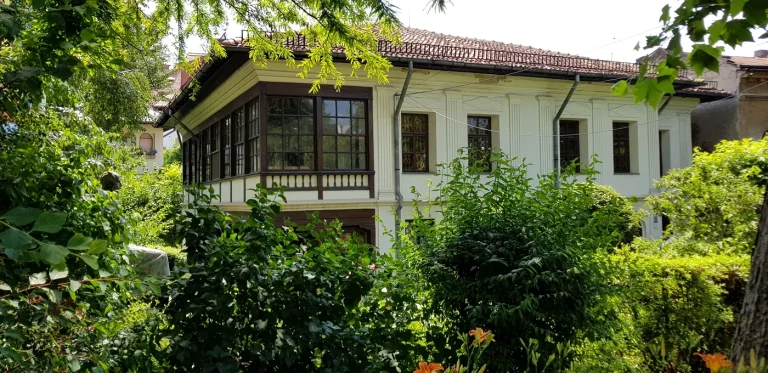 Analiză: Un proprietar din București ar putea plăti de 26 de ori mai mult dacă impozitul se calculează la valoarea de piață