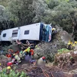 Peste 80 de răniți după ce un autocar a căzut 20 de metri într-o râpă în Catalonia