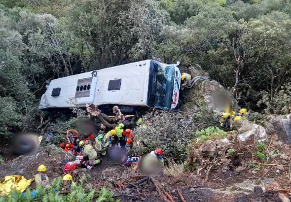 Peste 80 de răniți după ce un autocar a căzut 20 de metri într-o râpă în Catalonia
