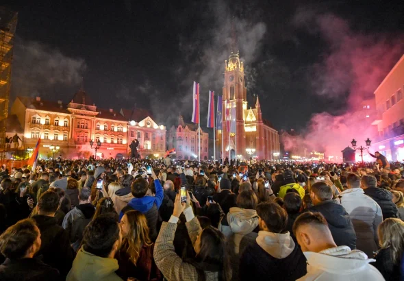 Mișcarea condusă de studenți a încheiat 14 ani de putere ai lui Aleksandar Vučić în Serbia