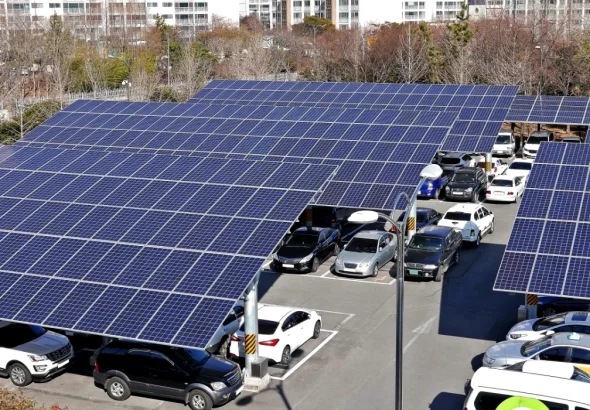 Energia solară devansează energia nucleară la nivel mondial: ce explică ascensiunea rapidă