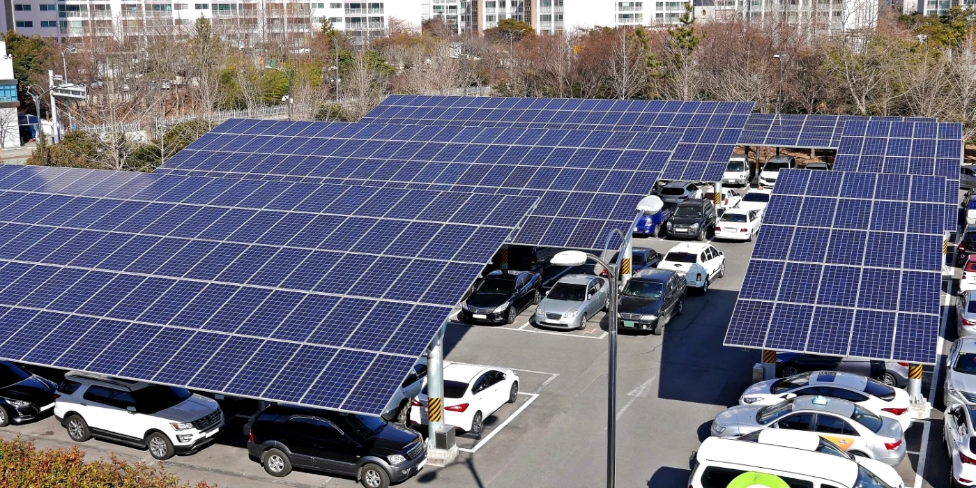 Energia solară devansează energia nucleară la nivel mondial: ce explică ascensiunea rapidă