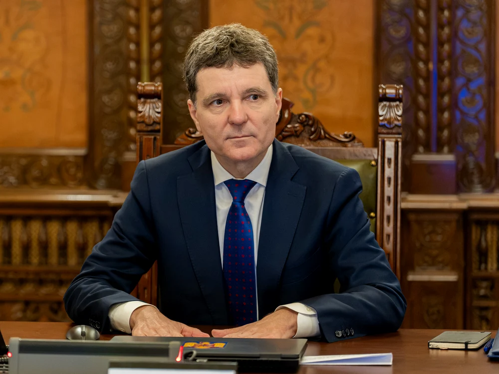 Nicușor Dan: incendiul de la Carfil, parte dintr-o campanie coordonată atribuită Rusiei