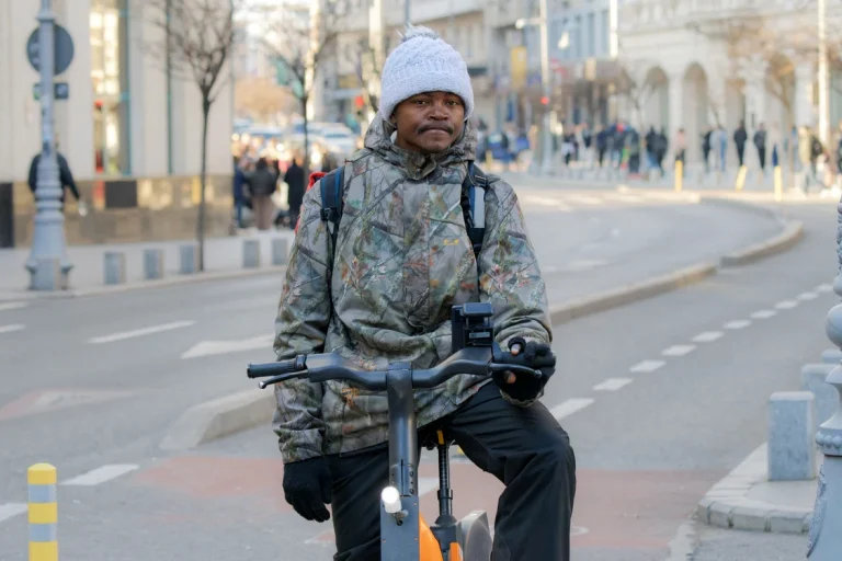 Sociolog: recrutarea muncitorilor din Asia evidențiază lipsa de potrivire între cerere şi ofertă pe piaţa muncii din România