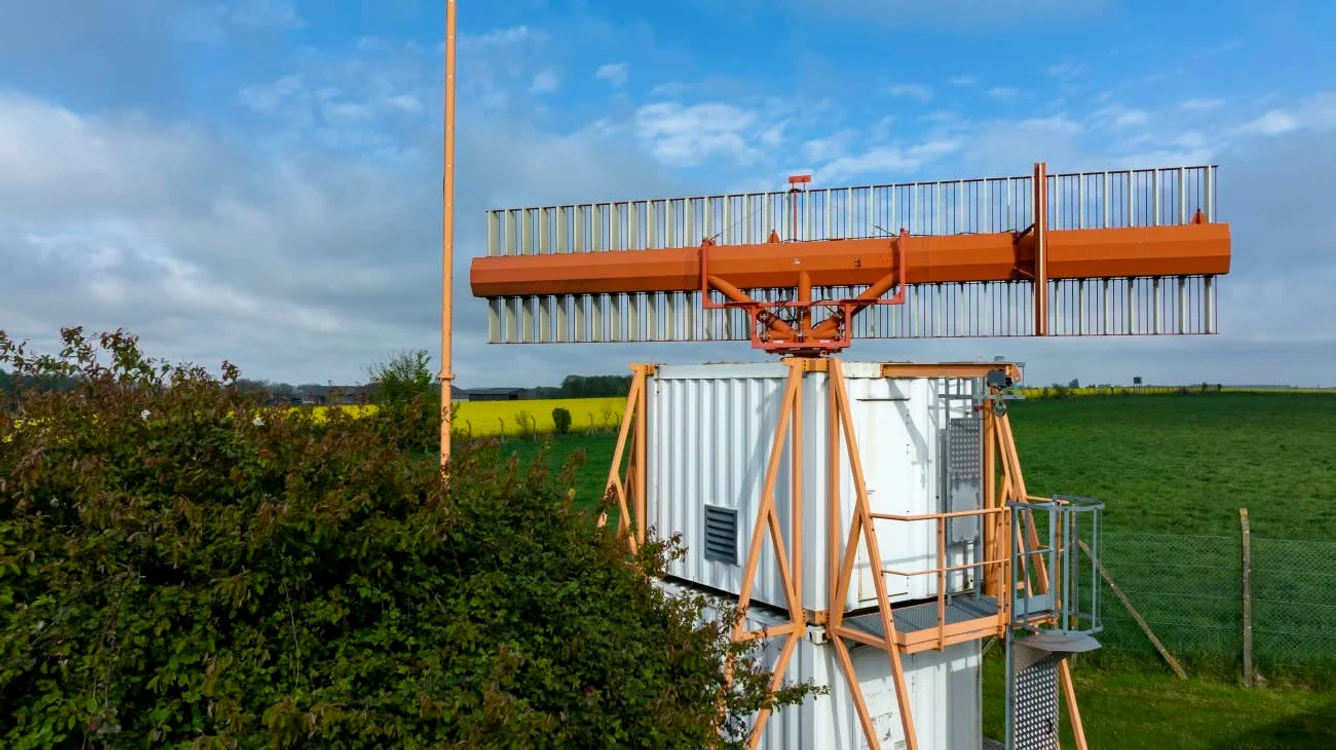România cumpără patru sisteme radar mobile pentru dirijarea aeronavelor; primul va fi livrat în 2028