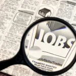 Tot mai mulți români caută al doilea job: preferințe pentru part-time și remote