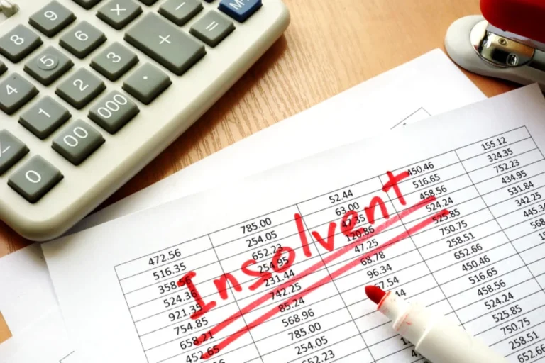 Semne de alarmă în mediul de afaceri: creștere a insolvențelor și presiuni pe costuri în 2026