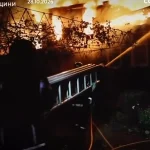 Atac cu dronă asupra Harkovului: cinci răniți, inclusiv un copil de patru ani; incendii la blocuri și fabrici