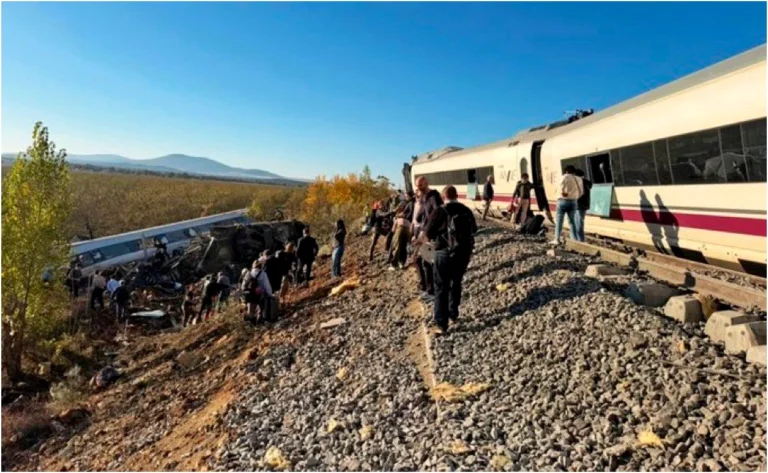 Un român, primul care a sunat la 112 după catastrofa feroviară din Spania: „A fost o explozie ca o bombă”