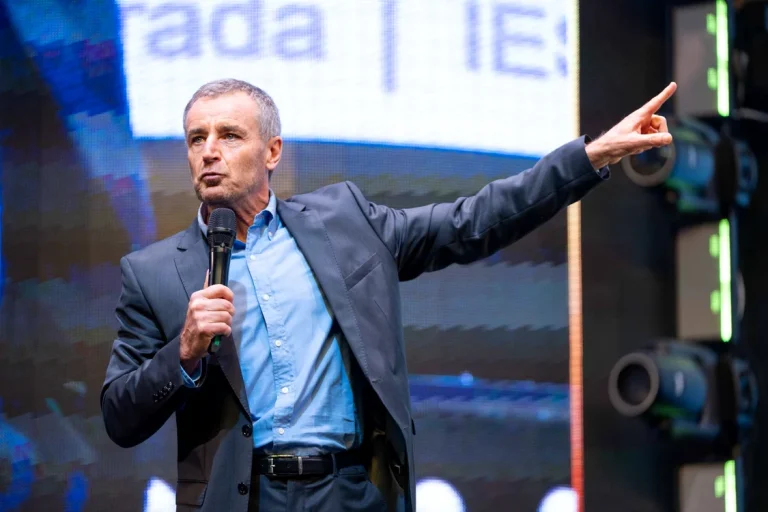 Javier Estrada: diversificare, costuri reduse și disciplina de a rămâne investitor pe termen lung